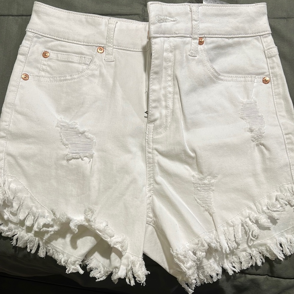 Guess jeans shorts. Size 25. White